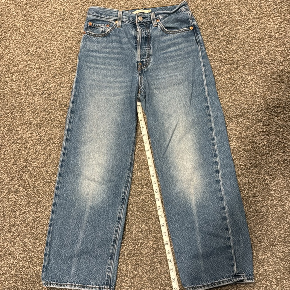W’s Levis Ribcage Jeans - Picture 4 of 6
